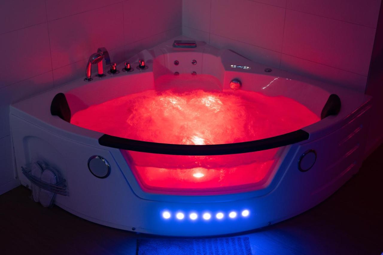 Capsule Nature & Photos - Jacuzzi - Netflix & Home Cinema - Ps5 & Jeu Thun-Saint-Martin Eksteriør bilde
