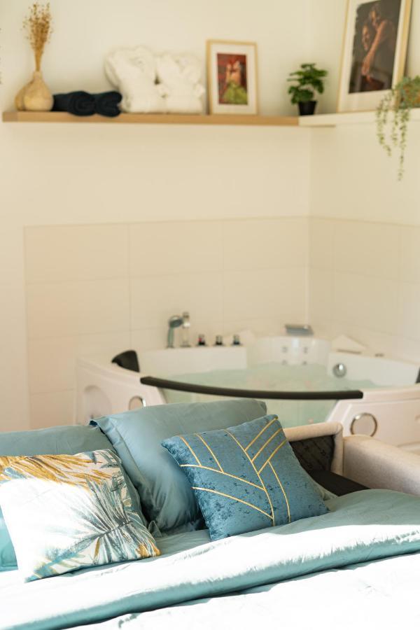 Capsule Nature & Photos - Jacuzzi - Netflix & Home Cinema - Ps5 & Jeu Thun-Saint-Martin Eksteriør bilde